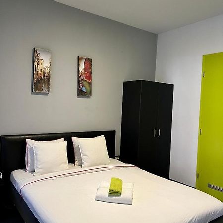 Himalayan Hostel Загреб Екстериор снимка