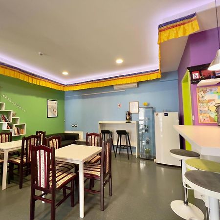 Himalayan Hostel Загреб Екстериор снимка