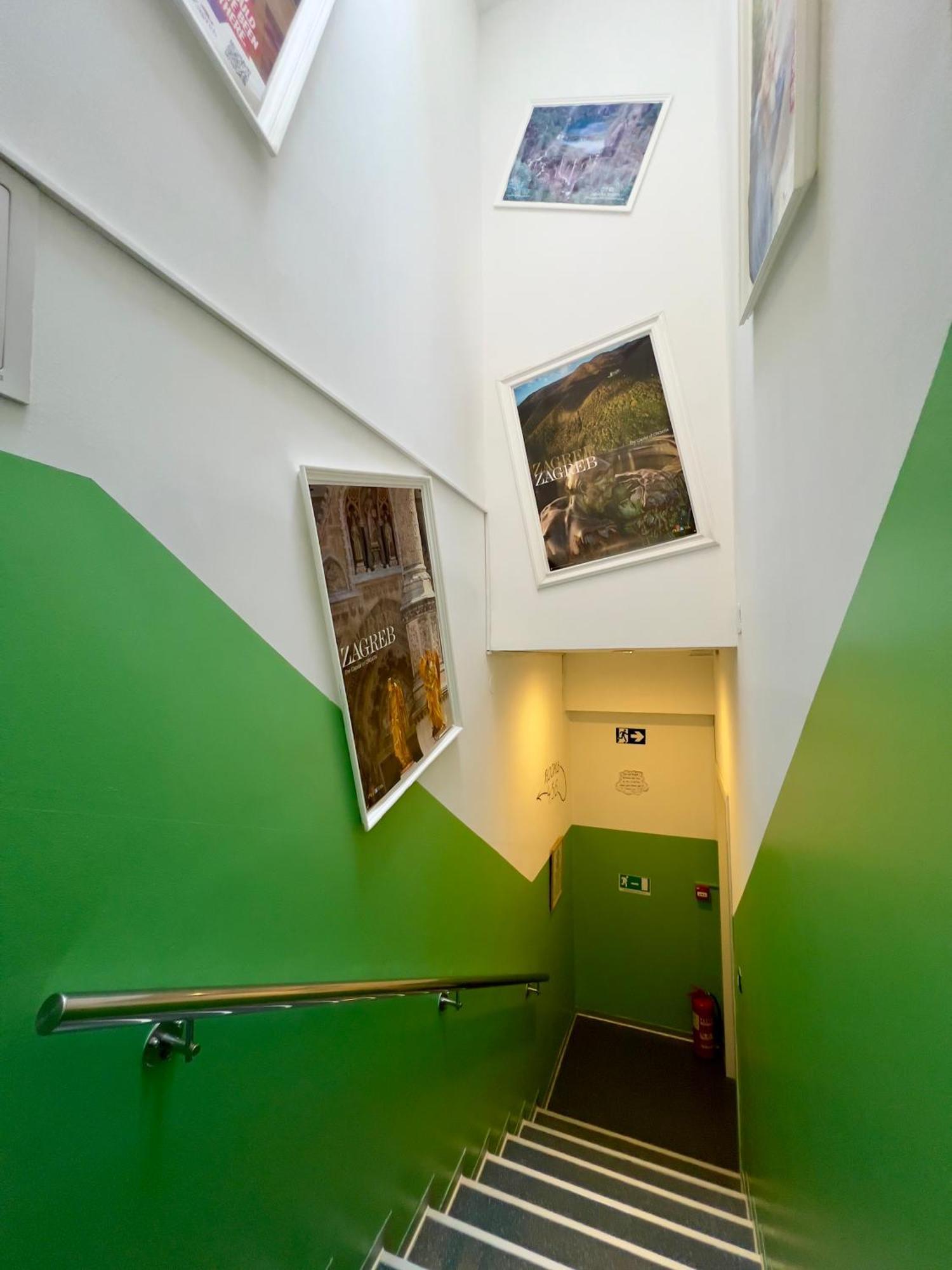 Himalayan Hostel Загреб Екстериор снимка