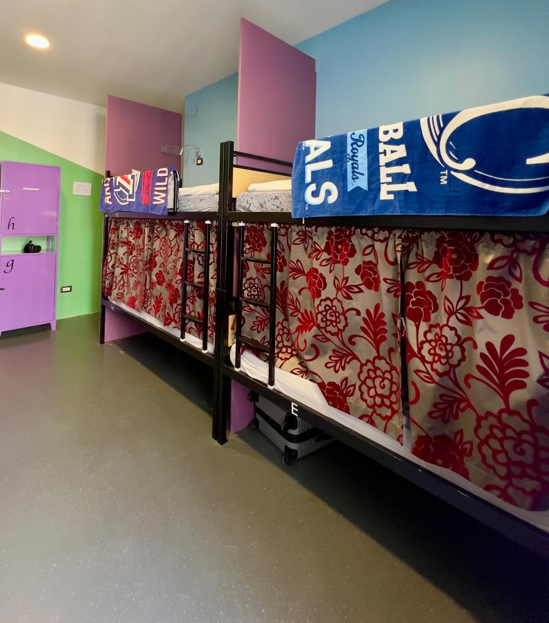 Himalayan Hostel Загреб Екстериор снимка