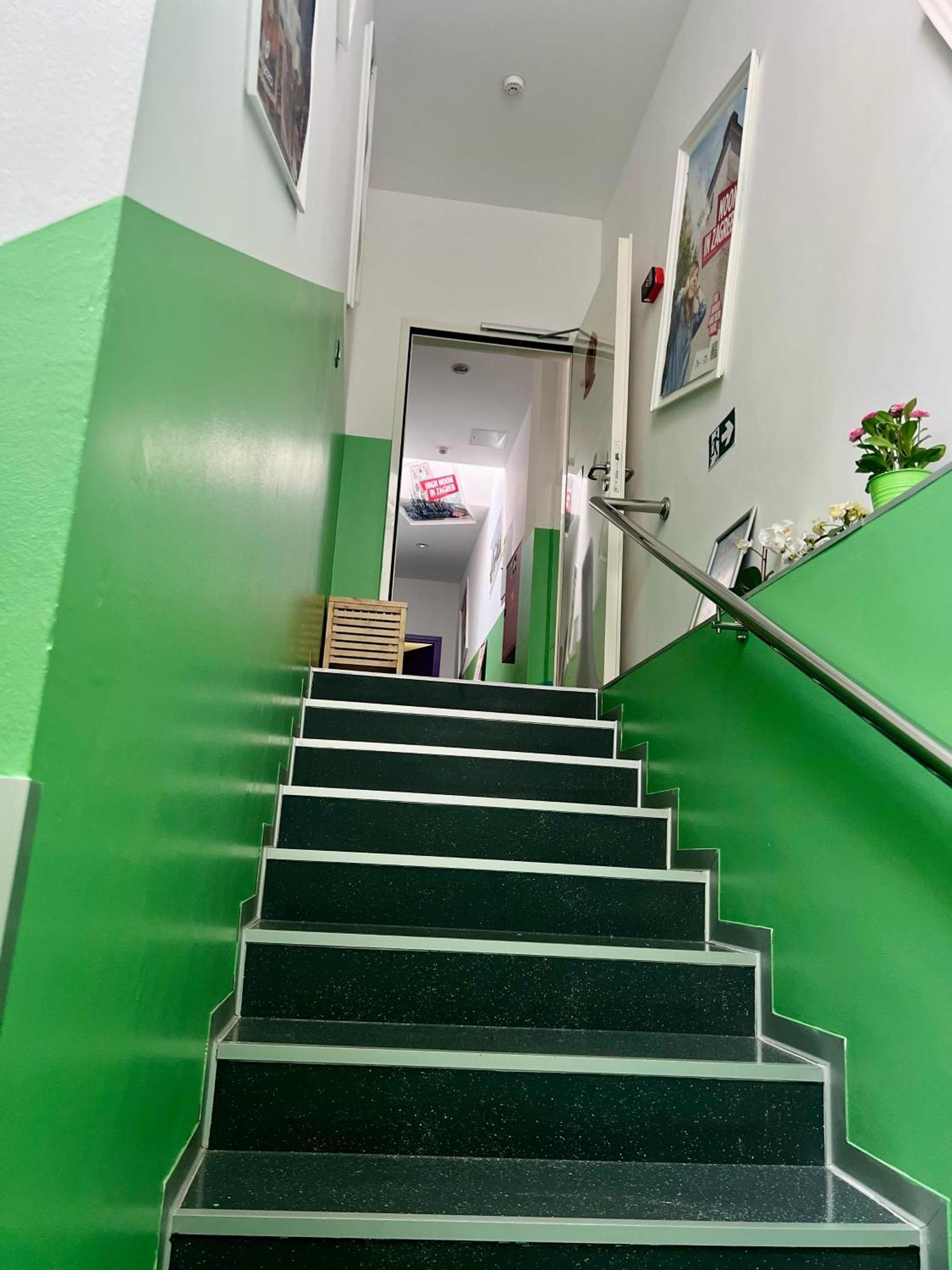 Himalayan Hostel Загреб Екстериор снимка